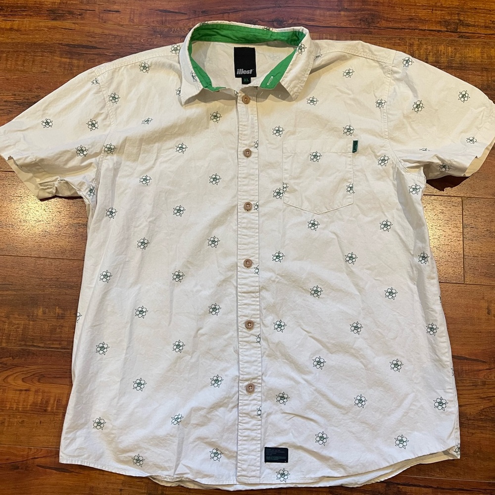 Men’s Illest button down short sleeve shirt size XL